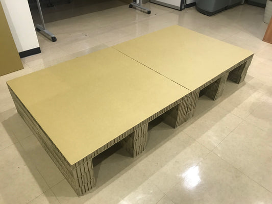 ペーパーハニカム　段ボールベッド　避難所ベッド