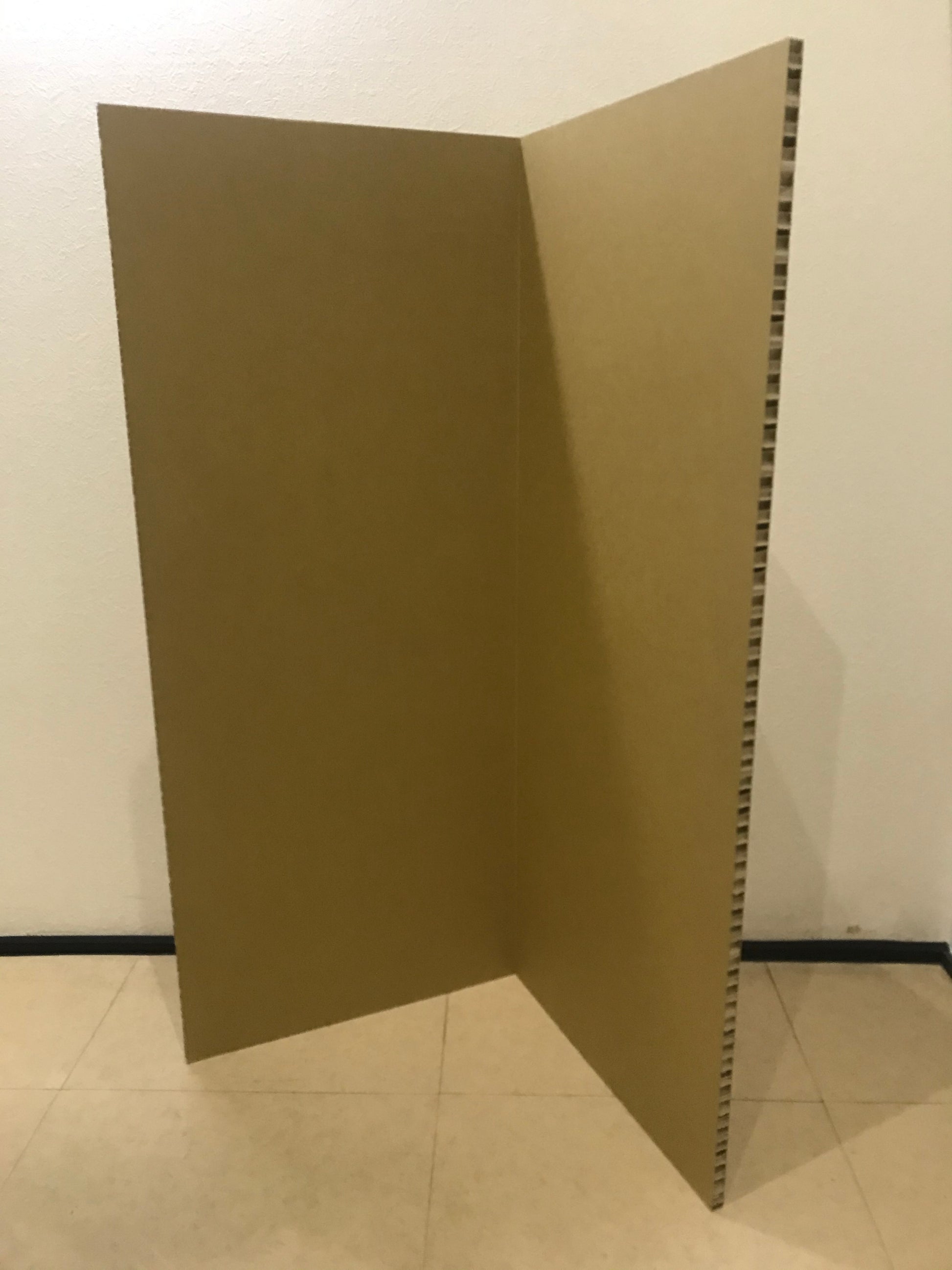 ハニカムパーテーション　段ボールパーテーション　ペーパーハニカム　段ボールベッド　避難所ベッド